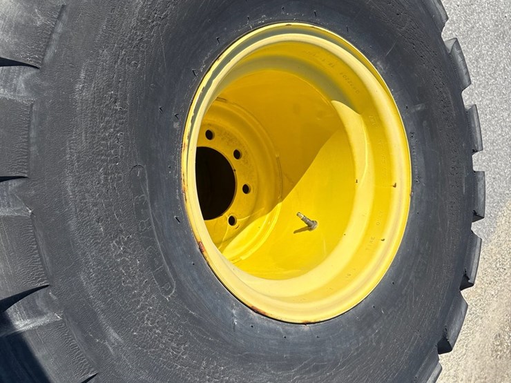 #1088-•-r3-turf-tires---*rear-only*---tires-and-rims-image-5