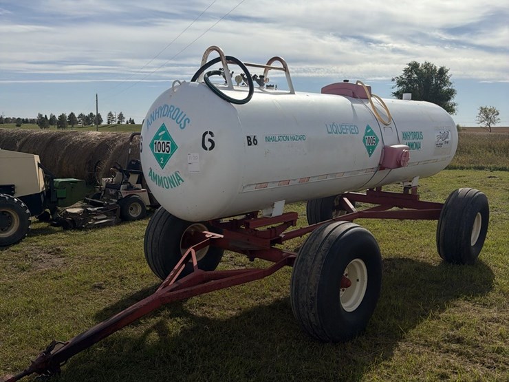 11-20-1450-gallon-nh3-tank,-16.5l---16.1-tires-image-17