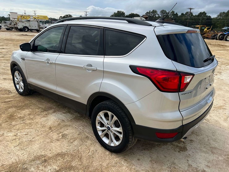 2019-ford-escape-image-2