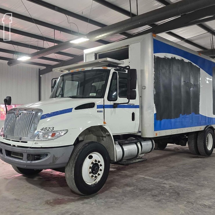 2013 INTERNATIONAL DURASTAR 4300