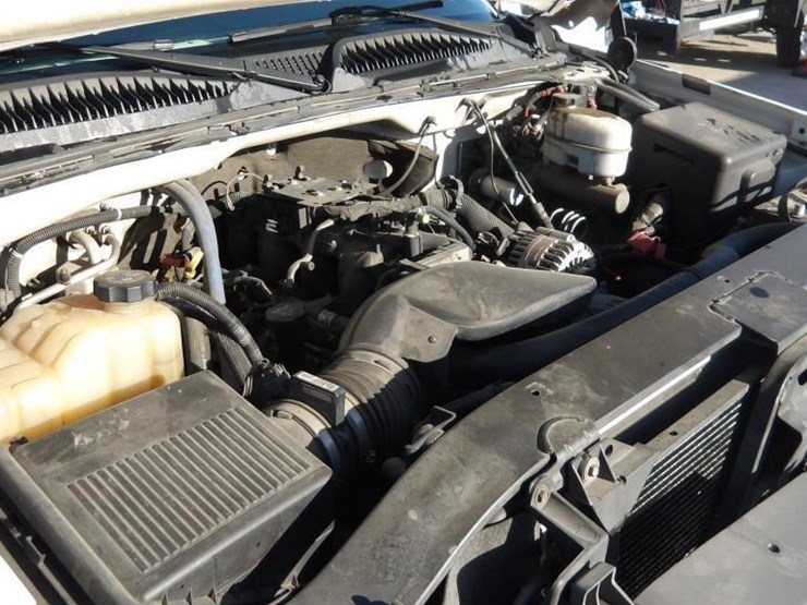 2005-chevrolet-silverado-3500-image-9