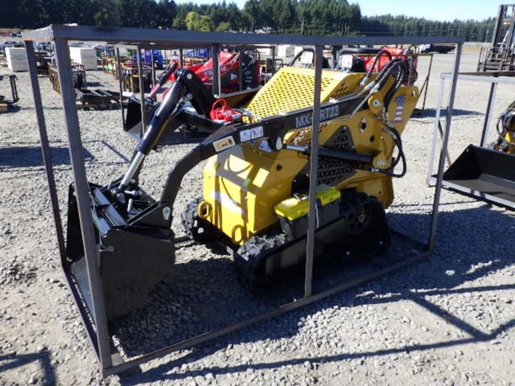 2026-agt-mx-crt23-skid-steer-tracked-loader-image-1
