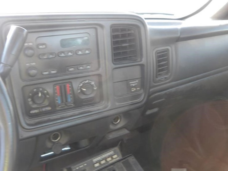 2005-chevrolet-silverado-3500-image-19