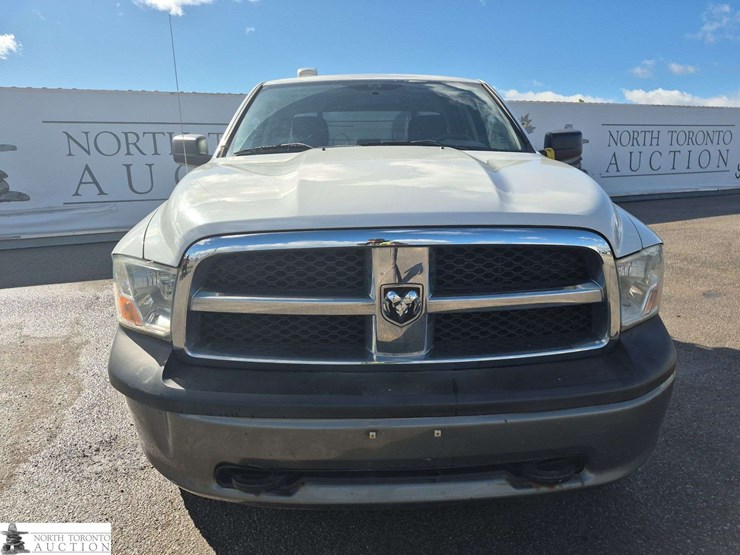 2011-dodge-1500-image-2