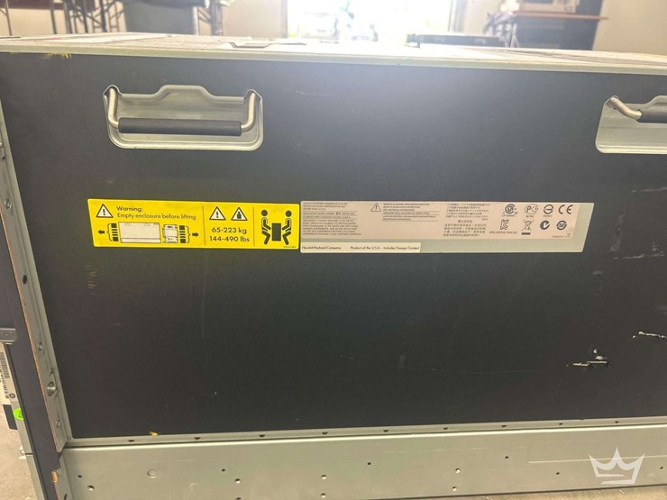 hp-blade-chassis-with-14-servers-image-4