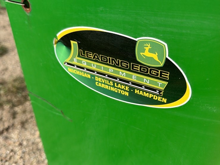 frontier-model-sb1174-like-absolutely-brand-new-3-point-snow-blower,-hydraulic-chute,-john-deere-jiffy-hitch,-none-nicer,-check-photos-image-30