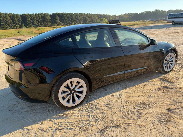 2023-tesla-model-s-4-door-sedan-(33,455-miles)-image-3