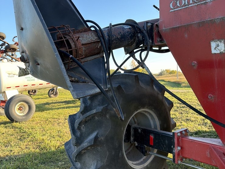 case-ih-3400-image-22