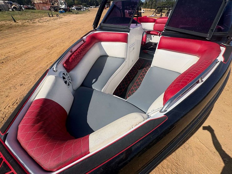 2000-tige-24v-ski-boat-w/-trailer-image-7