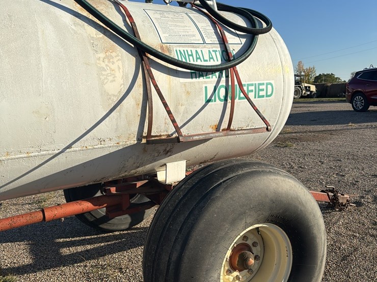 11-12-1450-gallon-nh3-tank,-16.5l---16.1-tires-image-7