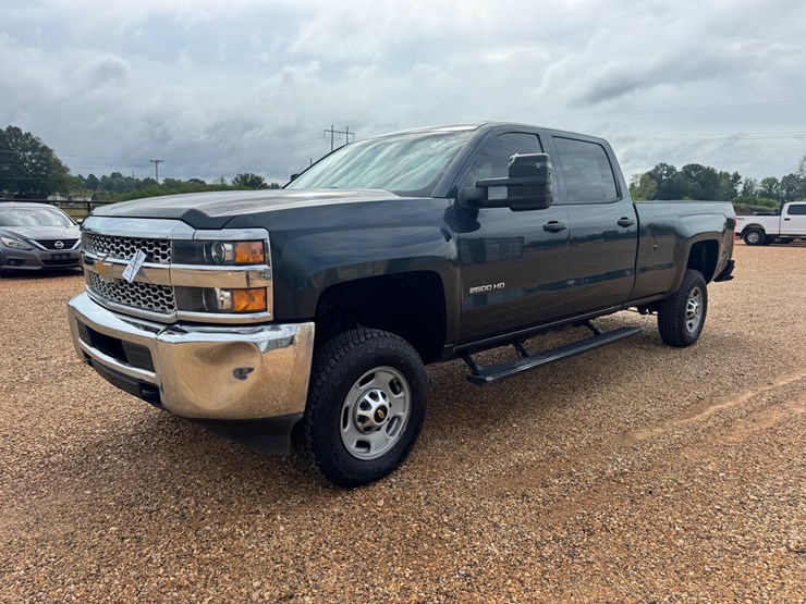 2019-chevrolet-2500-image-1