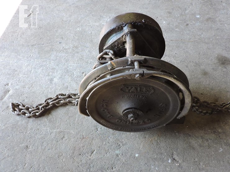 yale,-i-ton-chain-hoist-on-beam-trolley-image-1