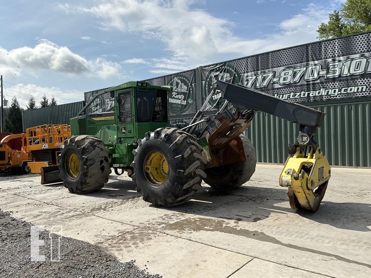 2023-deere-648l-ii-image-2