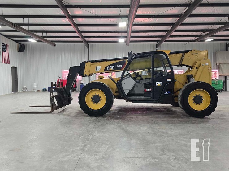 2018-caterpillar-tl642d-image-5
