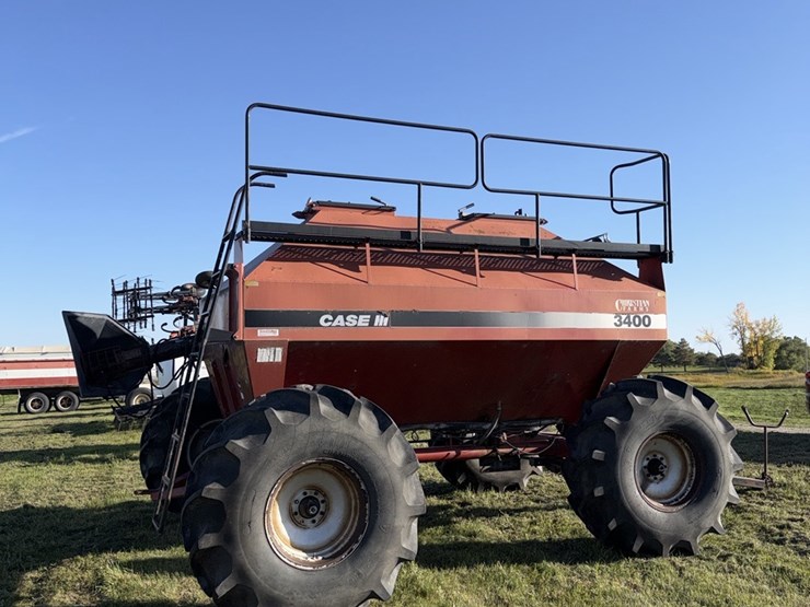 case-ih-3400-image-11