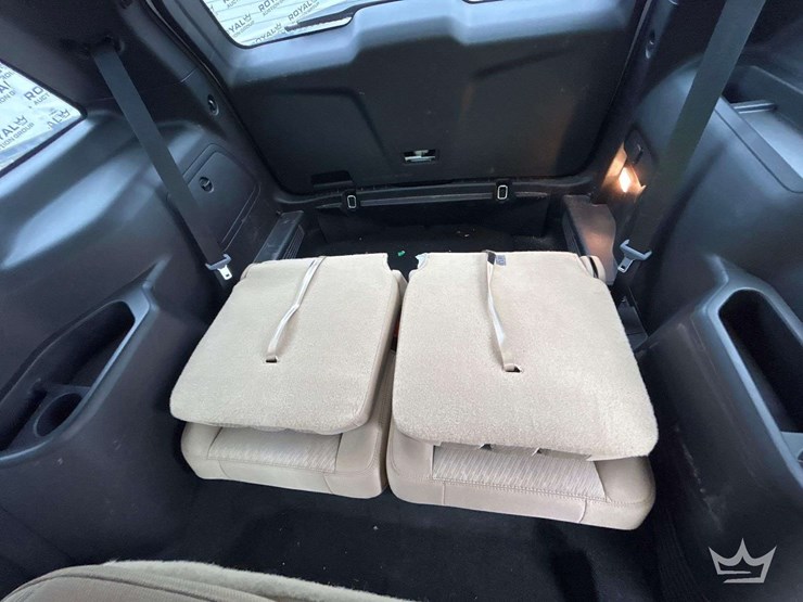 2016-ford-explorer-image-23