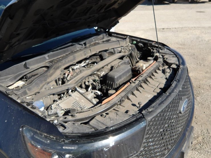 2020-ford-explorer-image-14