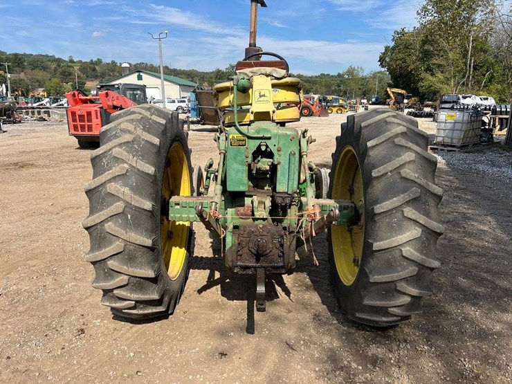 john-deere-3010-image-5