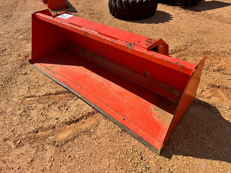 #8215-•-72”-quick-attach-kubota-bucket-image-1