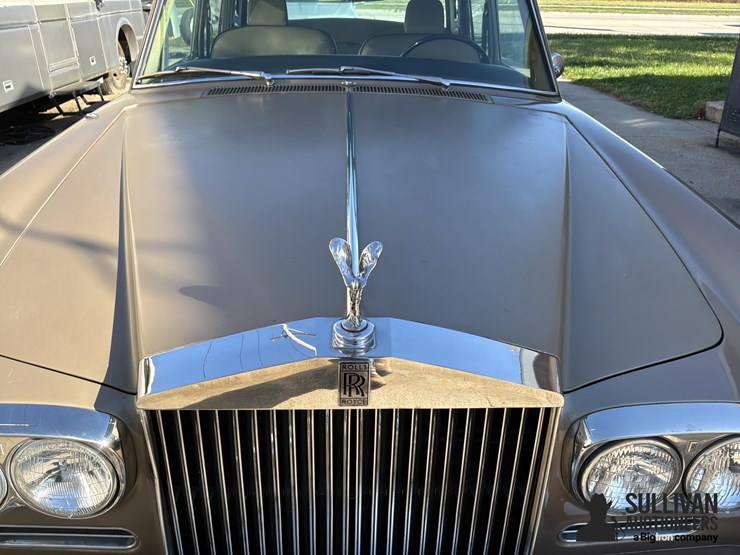 1972-rolls-royce-silver-shadow-4-door-sedan-image-18