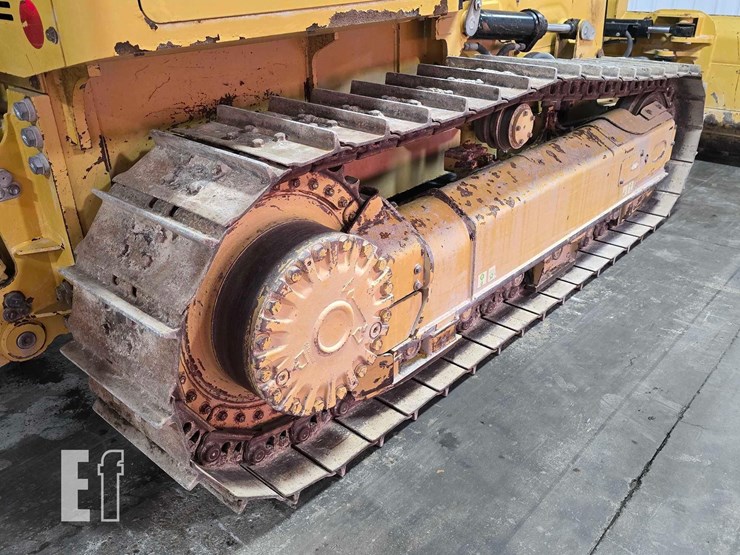 2022-caterpillar-d1-image-37