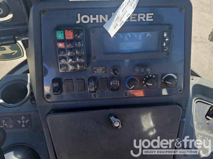 2018-deere-410l-image-36