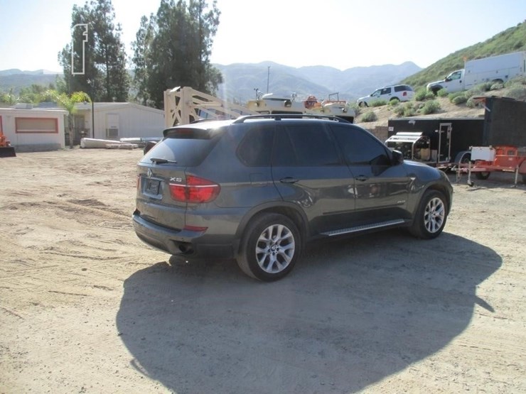 2011-bmw-x5-image-3
