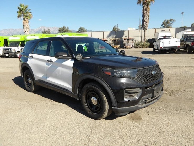 2020-ford-explorer-image-3