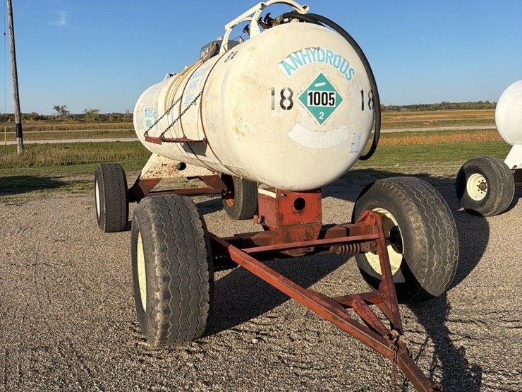 11-18-1450-gallon-nh3-tank,-16.5---22.5-tires-image-12