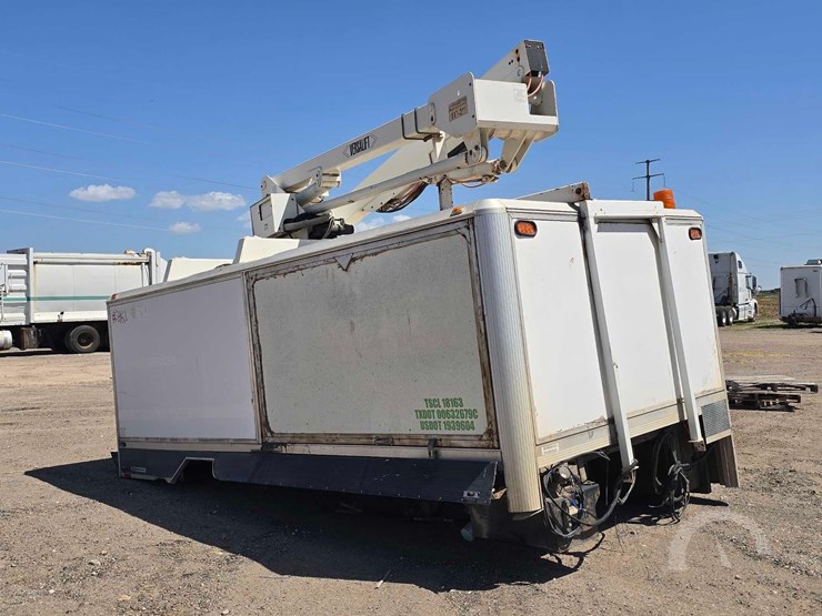 versalift-sst40ne-01-image-2