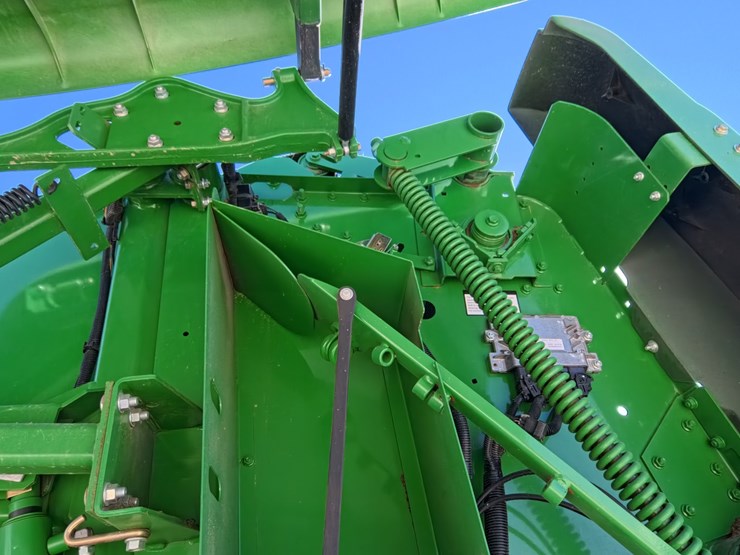 john-deere-569-premium-image-55