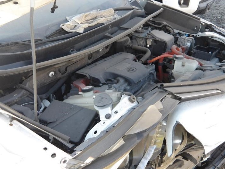 2018-toyota-rav4-xle-image-11