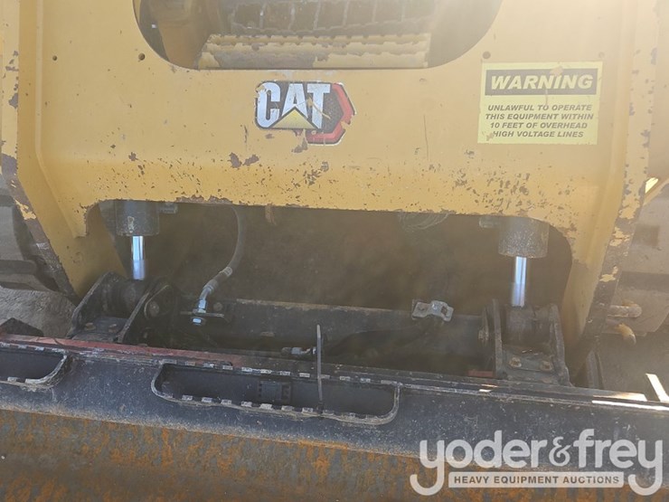 2021-caterpillar-299d3-image-15