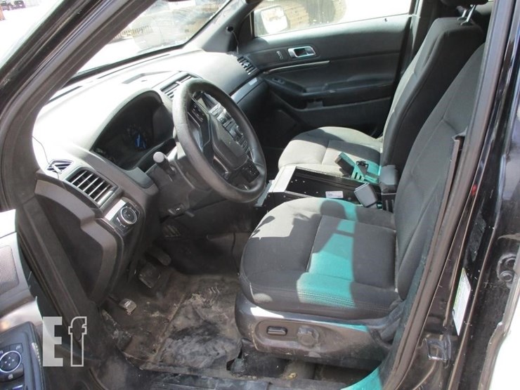 2016-ford-explorer-image-7