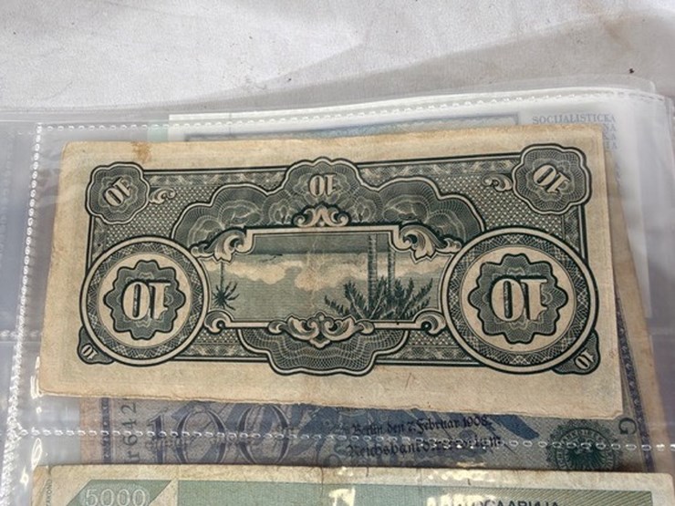 #40310-•-foreign-currency-bank-notes-image-28