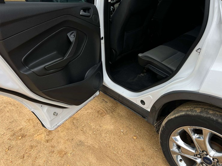 2014-ford-escape-se-image-22
