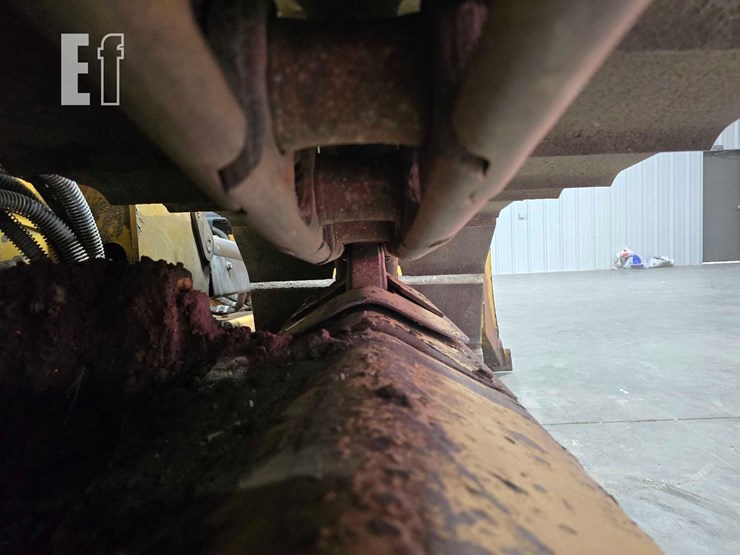 2021-caterpillar-d3-lgp-image-39