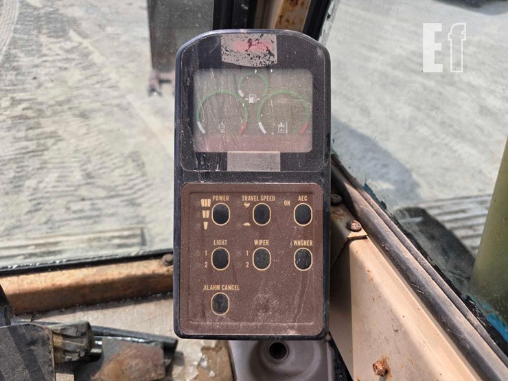 1996-caterpillar-350l-image-19