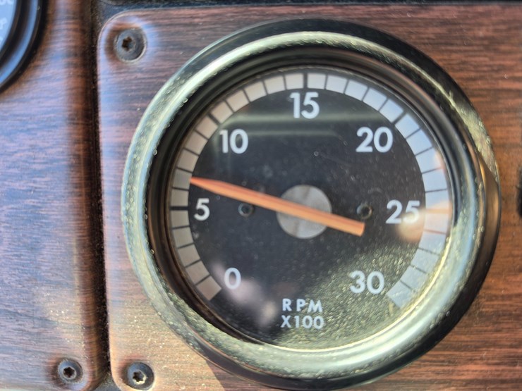 2001-freightliner-fld120-image-64