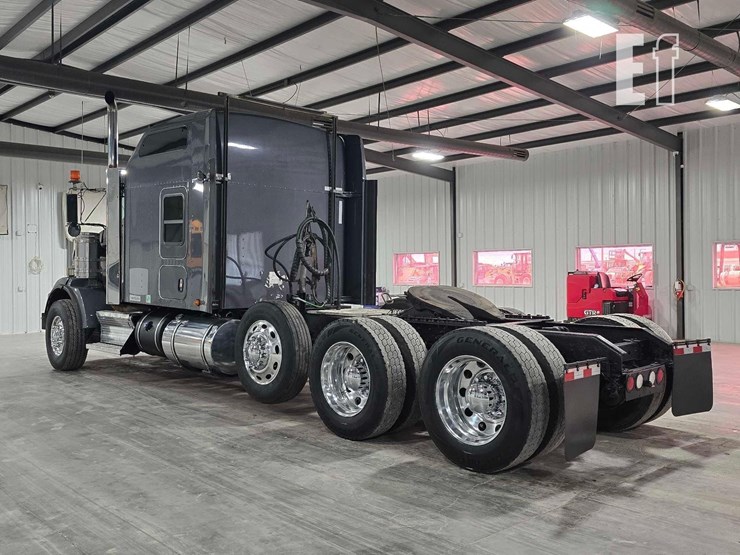 2016-kenworth-t800-image-4