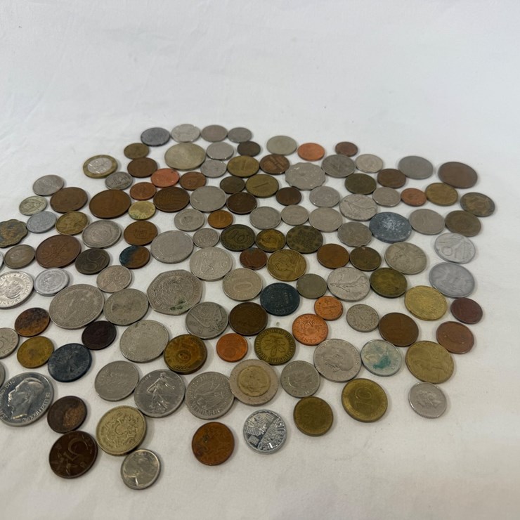 #40136 • BAG OF MISC FOREIGN COINS