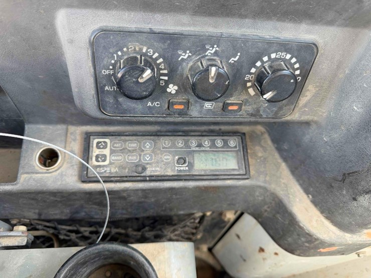 takeuchi-tb290-image-22