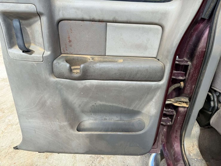 2000-chevrolet-silverado-1500-image-18