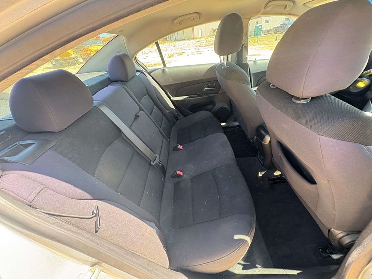 2012-chevrolet-cruz-4-door-sedan-(111,038-miles)-image-15