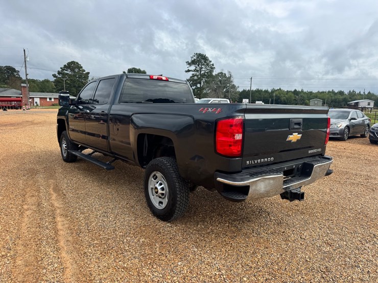 2019-chevrolet-2500-image-3