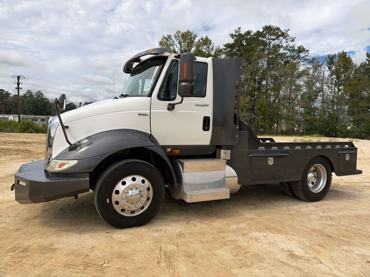 2010-international-transtar-8600-image-1