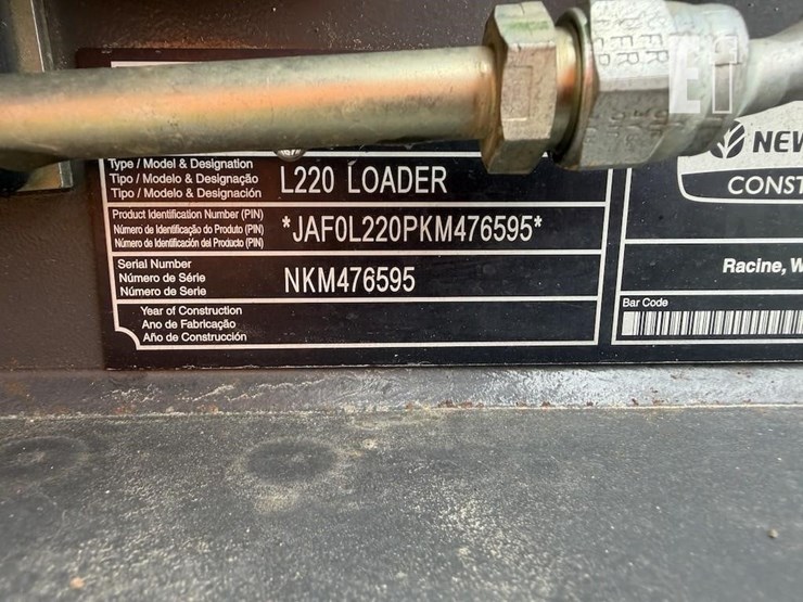 new-holland-l220-image-13