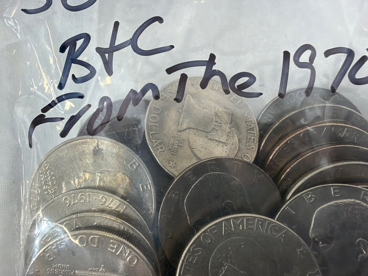 #40148-•-(50)-1970s-bicentennial-dollar-coins-image-8