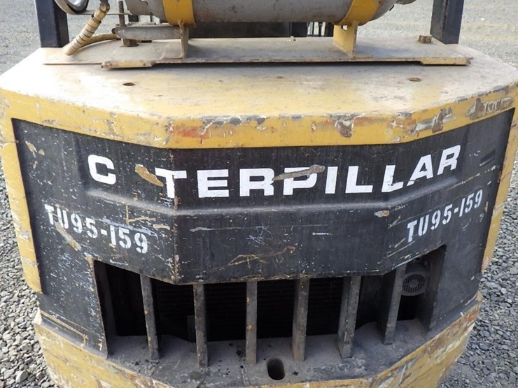caterpillar-t70d-forklift-image-18