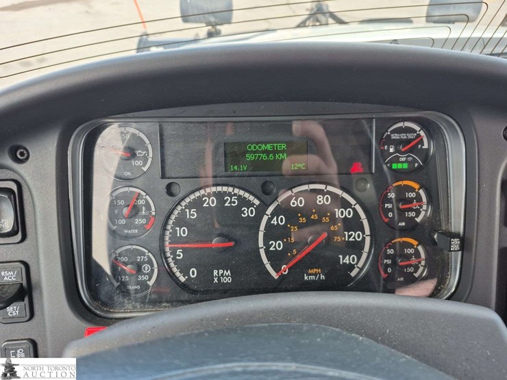 2019-freightliner-108sd-image-11